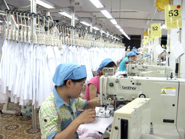Quy trình may đồng phục công ty tại xưởng may đồng phục của Sao Việt phần 2