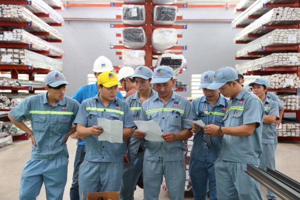 Bảo hộ lao động công nhân xưởng